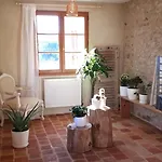 Domaine De Montvianeix