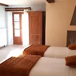 Oda ve Kahvaltı Domaine De Montvianeix 3*