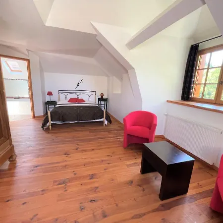 Domaine De Montvianeix לינה וארוחת בוקר Saint-Victor-Montvianeix