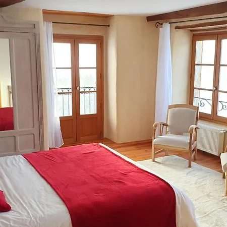 לינה וארוחת בוקר Domaine De Montvianeix Saint-Victor-Montvianeix