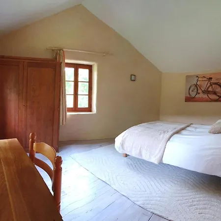 Domaine De Montvianeix לינה וארוחת בוקר Saint-Victor-Montvianeix